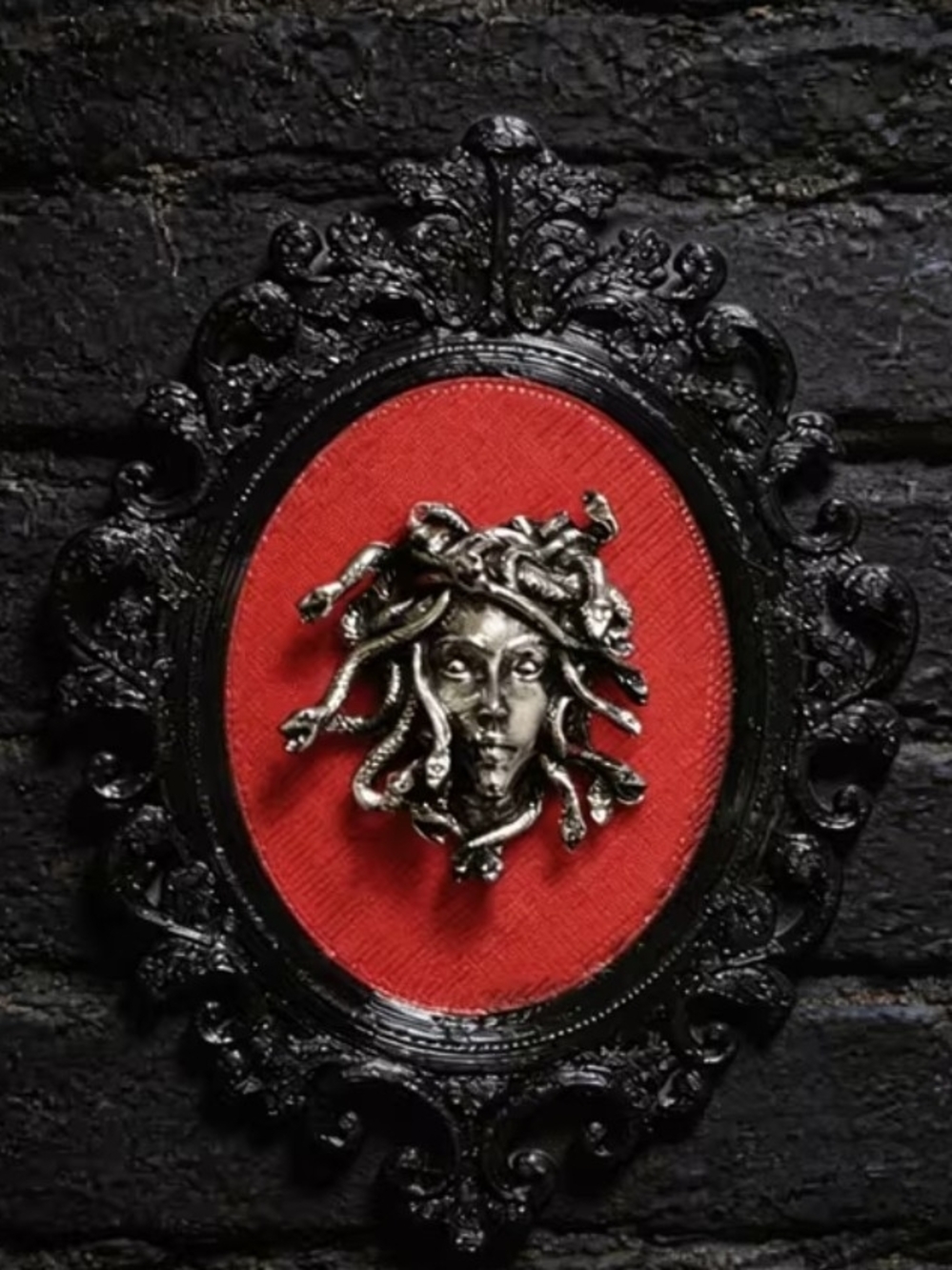 Medusa Wall Cameo Plaque in Black and Red